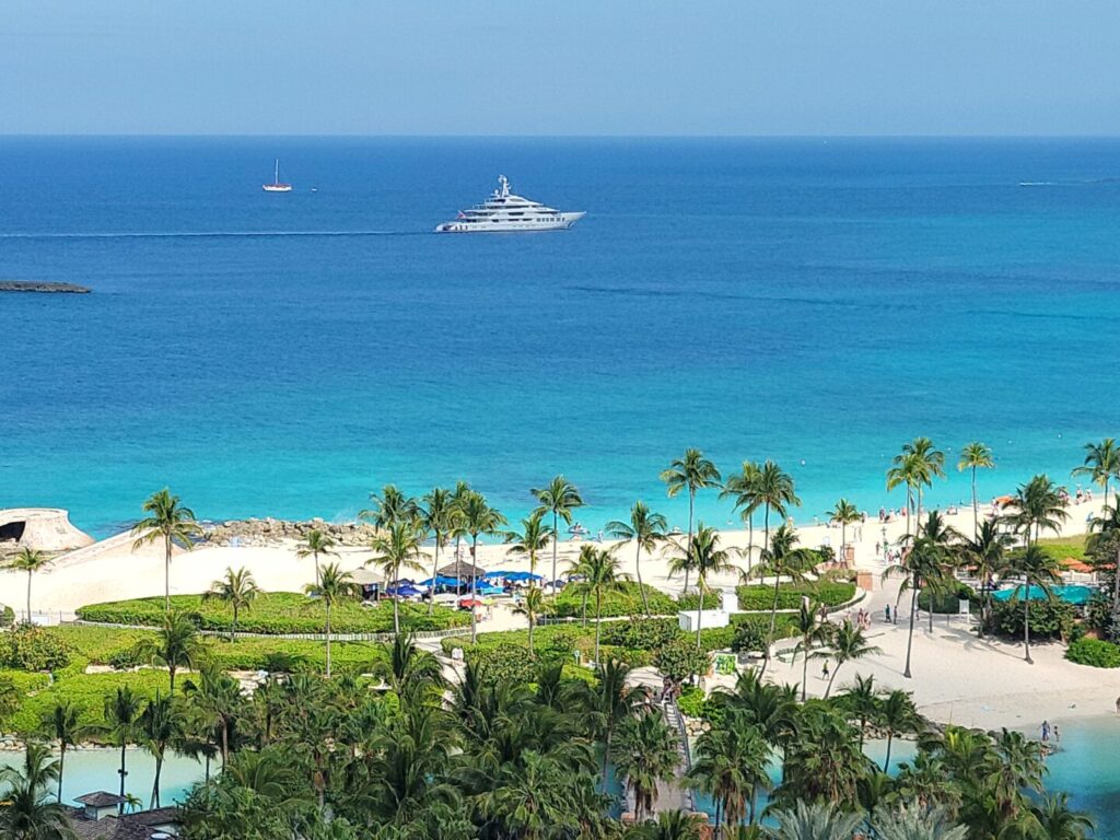 Atlantis Bahamas The Royal View of Atlantis Beach Yacht