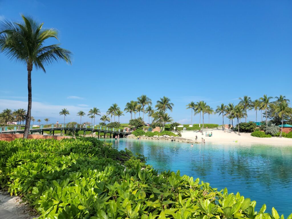 Paradise Lagoon Beach North and South - North Beach Bridge- Atlantis Bahamas Beaches Ultimate Guide