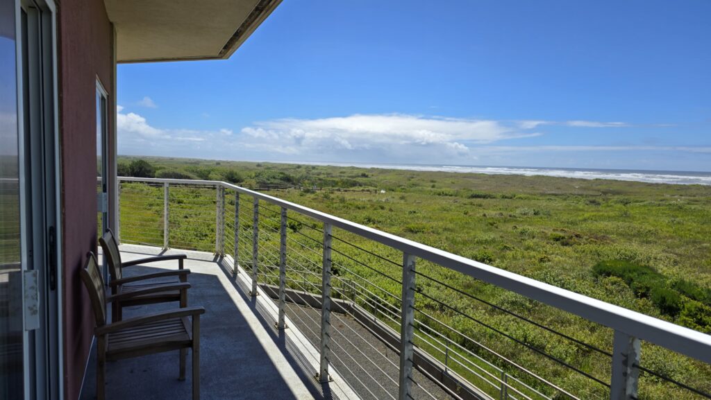 Quinault Beach Resort & Casino Thunderbird Suite Balcony