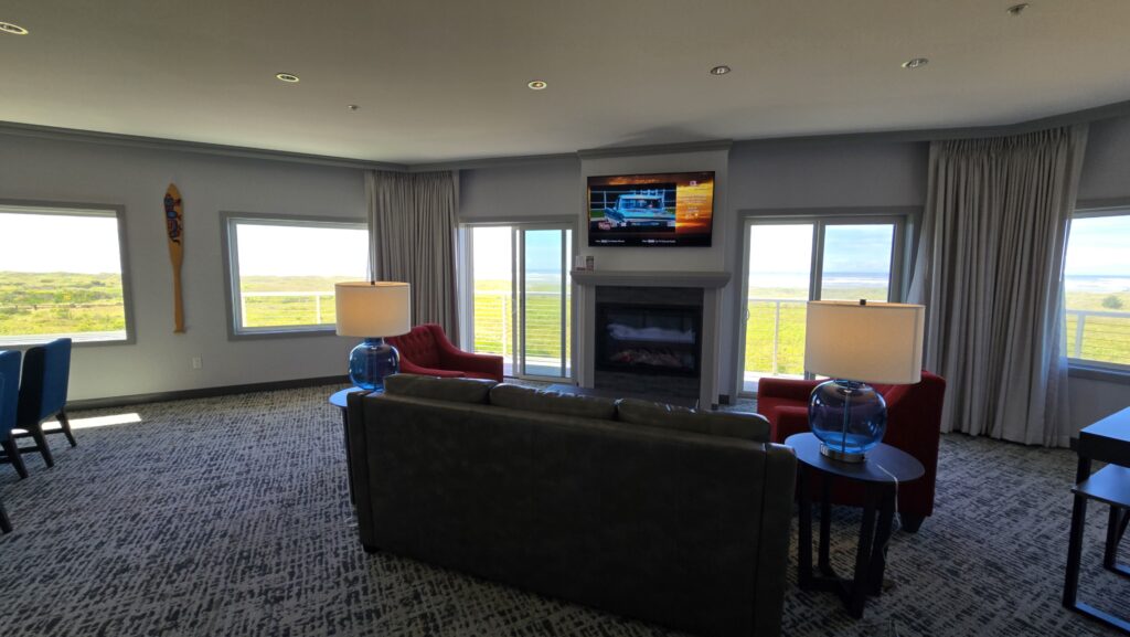 Quinault Beach Resort & Casino Thunderbird Suite Living Room