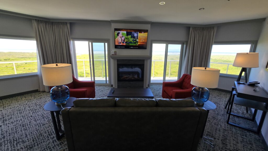 Quinault Beach Resort & Casino Thunderbird Suite Living Area