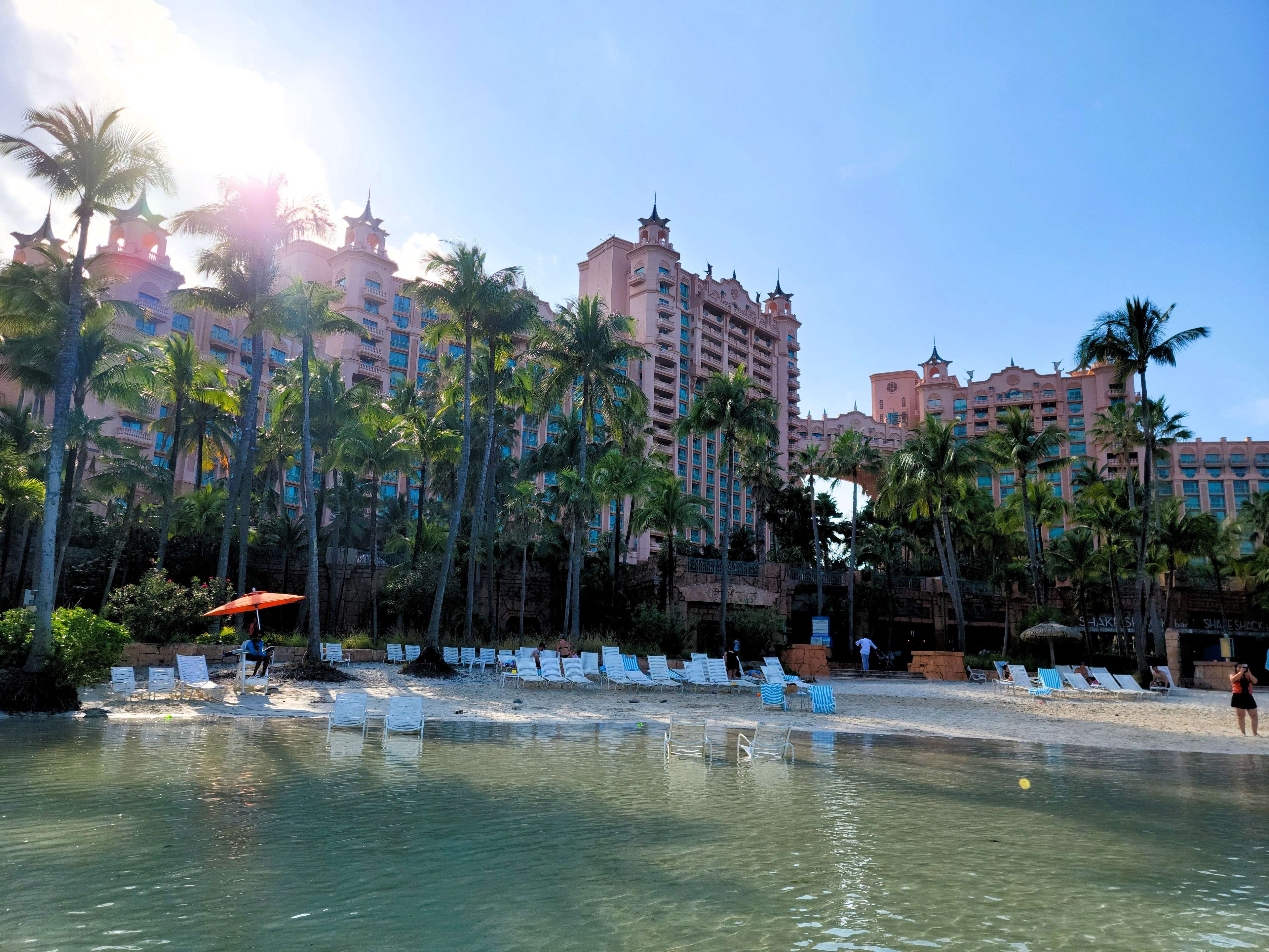 Paradise Lagoon Beach South - Atlantis Bahamas »
